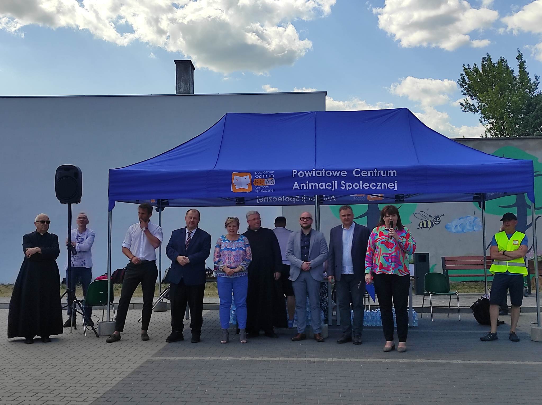 Na zdjęciu: uczestnicy drugiego dnia Dni Antoniańskich, kt&oacute;ry odbył się w&nbsp;poniedziałek, 12 czerwca 2023 roku w&nbsp;Powiatowym Centrum Animacji Społecznej w&nbsp;Tomaszowie Mazowieckim