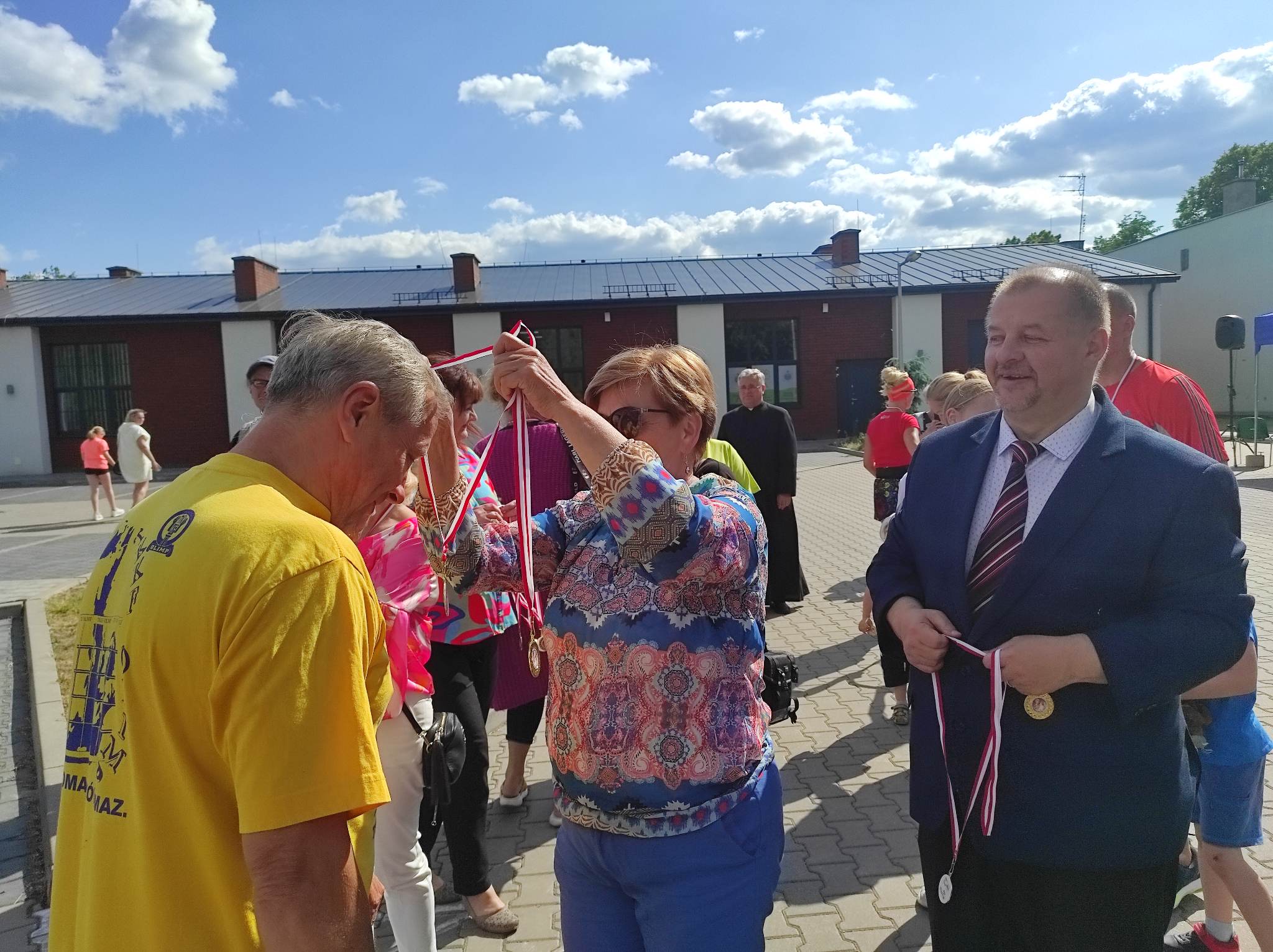 Na zdjęciu: uczestnicy drugiego dnia Dni Antoniańskich, kt&oacute;ry odbył się w&nbsp;poniedziałek, 12 czerwca 2023 roku w&nbsp;Powiatowym Centrum Animacji Społecznej w&nbsp;Tomaszowie Mazowieckim