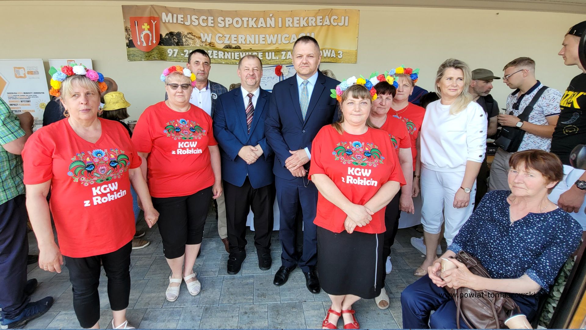 Na zdjęciu: uczestnicy XX Powiatowego Konkursu Potraw Regionalnych, który odbył się w niedzielę, 6 czerwca 2023 roku, w Czerniewicach