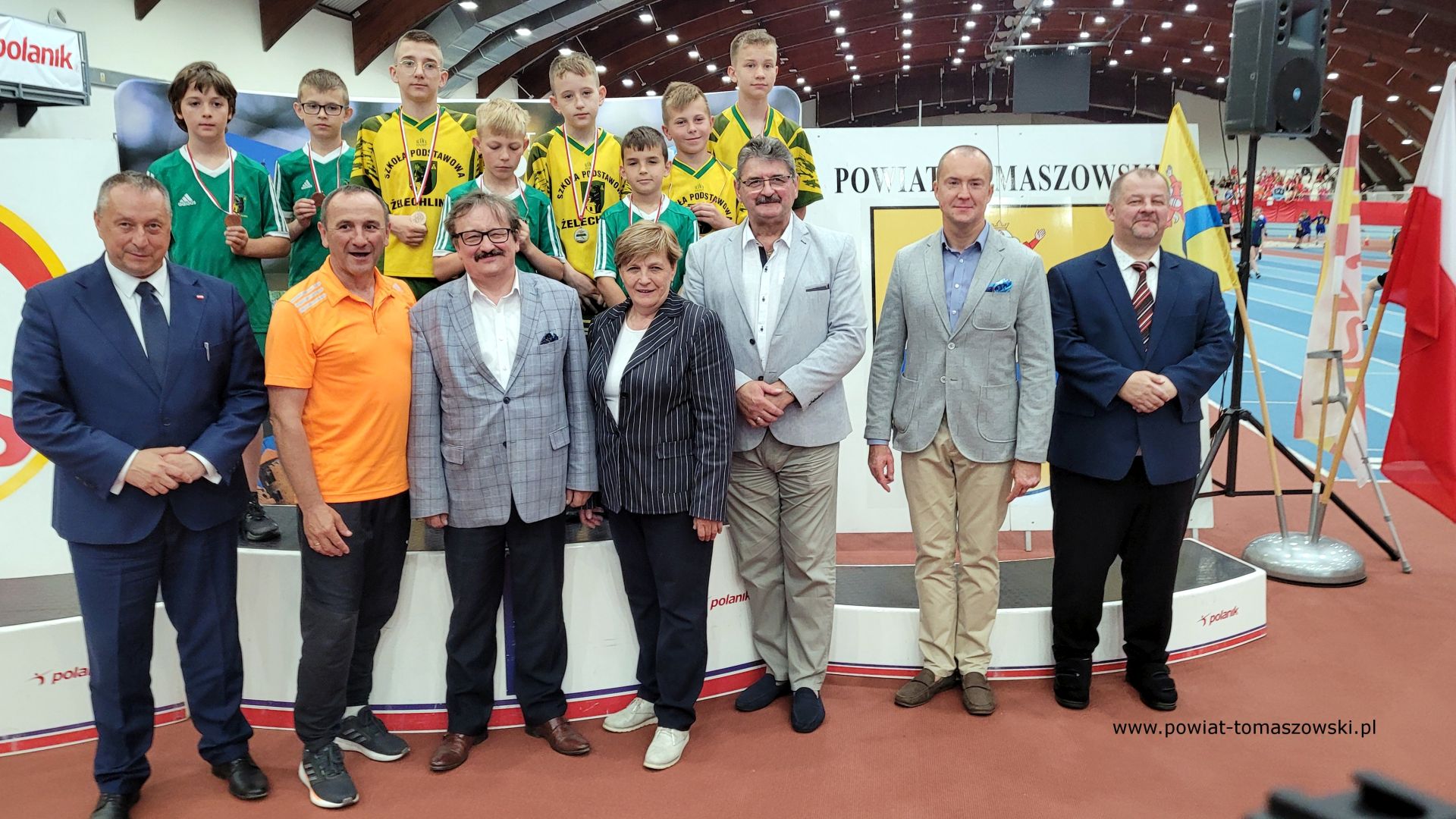 Na zdjęciu: uczestnicy III Olimpiady Powiatu Tomaszowskiego Dzieci i&nbsp;Młodzieży Szkolnej w&nbsp;Lekkiej Atletyce, kt&oacute;ra odbyła się we wtorek, 6 czerwca 2023 roku w&nbsp;Centralnym Ośrodku Sportu &ndash; Ośrodku Przygotowań Olimpijskich w&nbsp;Spale,