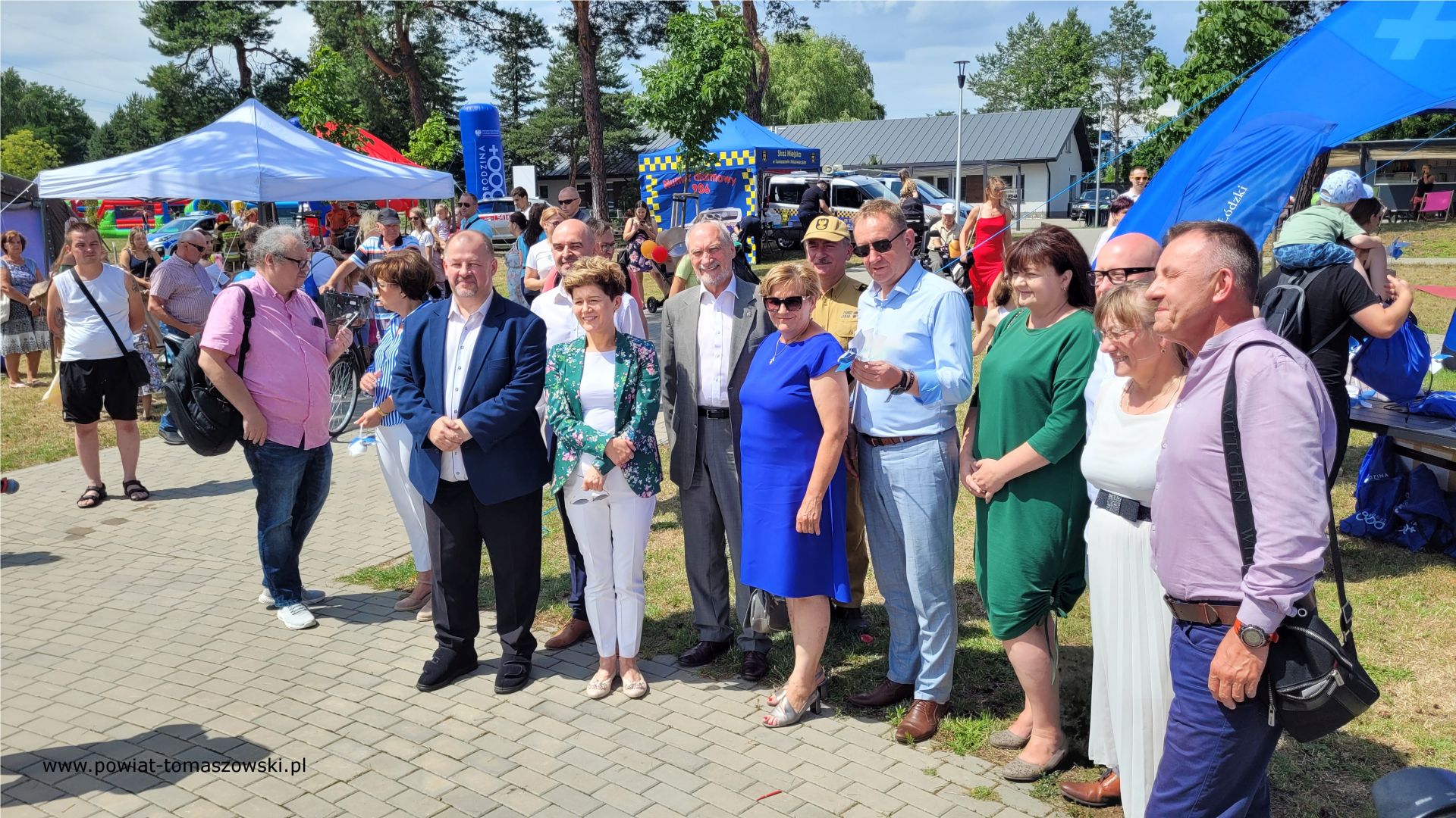 Na zdjęciu: uczestnicy Pikniku rodzinnego 800 plus, który odbył się w niedzielę, 23 lipca 2023 roku, na przystani nad Pilicą w Tomaszowie Mazowieckim,