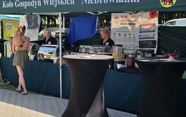 Stoisko Koła Gospodyń Wiejskich "Niebrowianki"