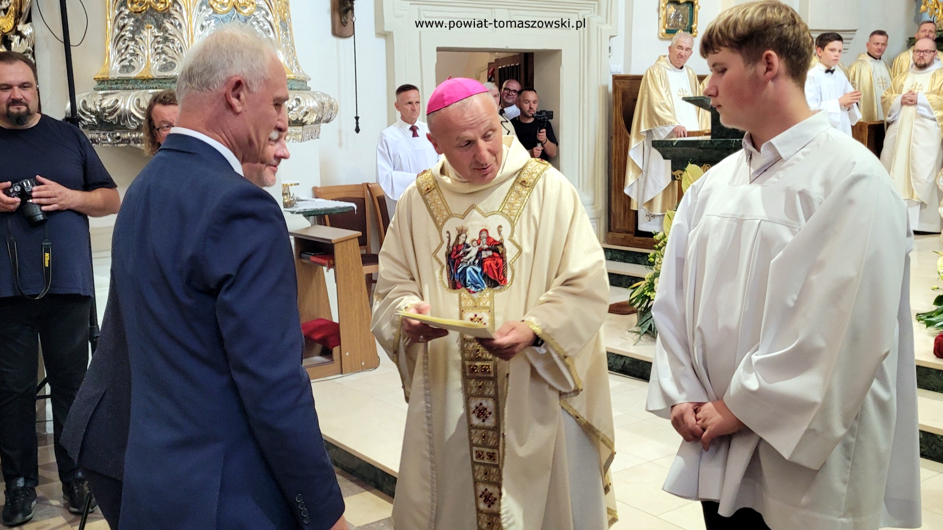 Na zdjęciu: uczestnicy obchodów jubileuszu 250-lecia parafii św. Anny w Smardzewicach, któ®e odbyły się w sobotę, 26 lipca 2025 roku. Na zdjęciu: uczestnicy obchodów jubileuszu 250-lecia parafii św. Anny w Smardzewicach, któ®e odbyły się w sobotę, 26 lipca 2025 roku.