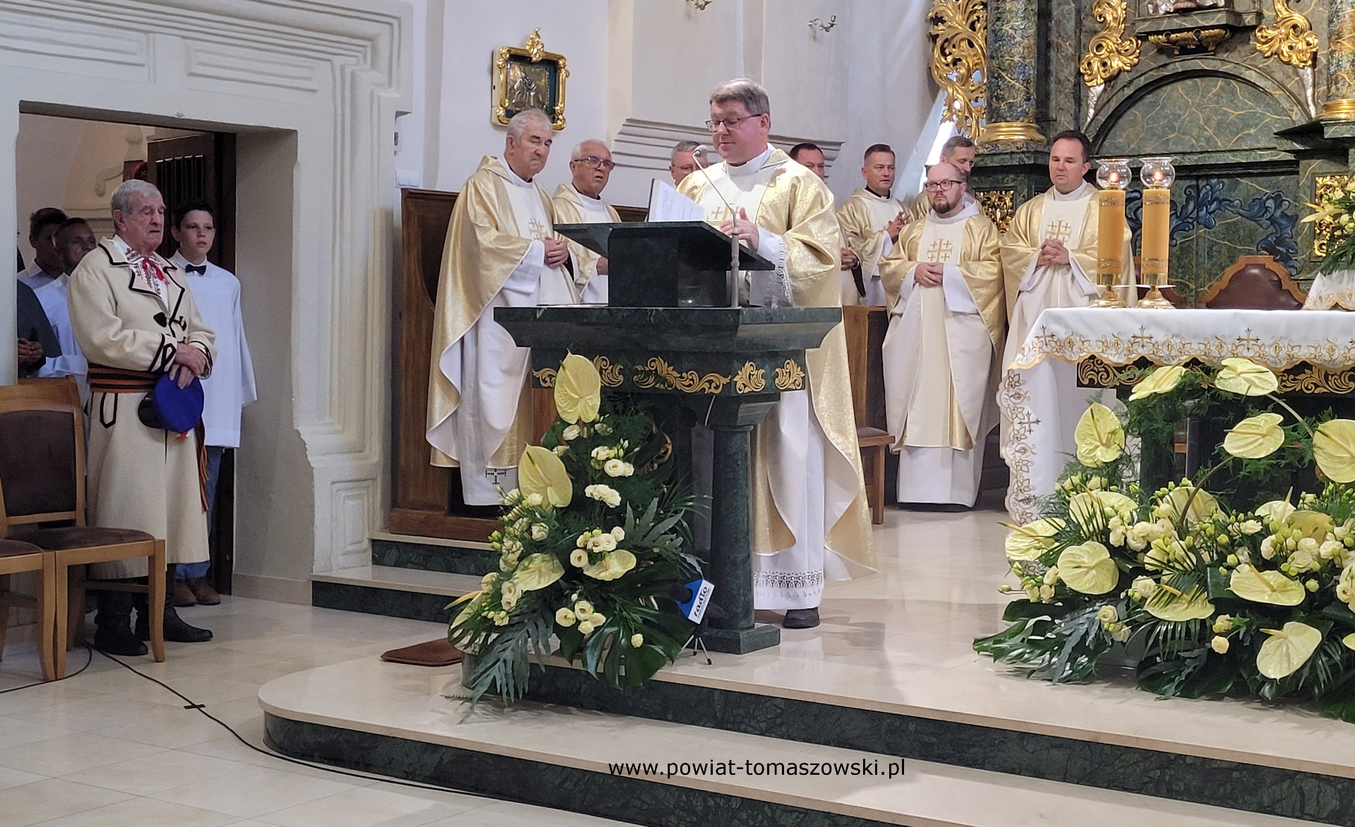 Na zdjęciu: uczestnicy obchodów jubileuszu 250-lecia parafii św. Anny w Smardzewicach, któ®e odbyły się w sobotę, 26 lipca 2025 roku. Na zdjęciu: uczestnicy obchodów jubileuszu 250-lecia parafii św. Anny w Smardzewicach, któ®e odbyły się w sobotę, 26 lipca 2025 roku.