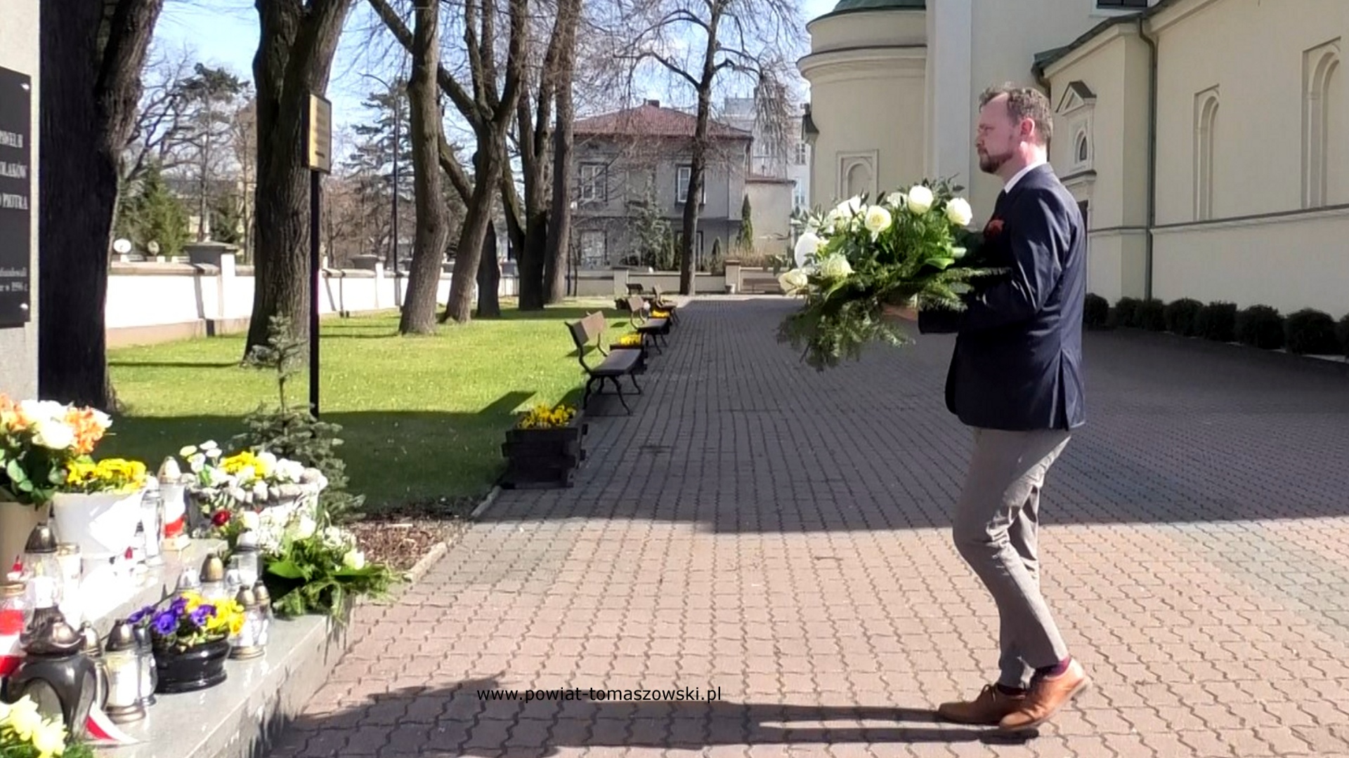 Na zdjęciu: uczestnicy uroczystości upamiętniającej Jana Pawła II, która odbyła się 2 kwietnia 2025 roku, w 20. rocznicę śmierci Papieża, w środę, 2 kwietnia 2025 roku, w Tomaszowie Mazowieckim. Na zdjęciu: uczestnicy uroczystości upamiętniającej Jana Pawła II, która odbyła się 2 kwietnia 2025 roku, w 20. rocznicę śmierci Papieża, w środę, 2 kwietnia 2025 roku, w Tomaszowie Mazowieckim.