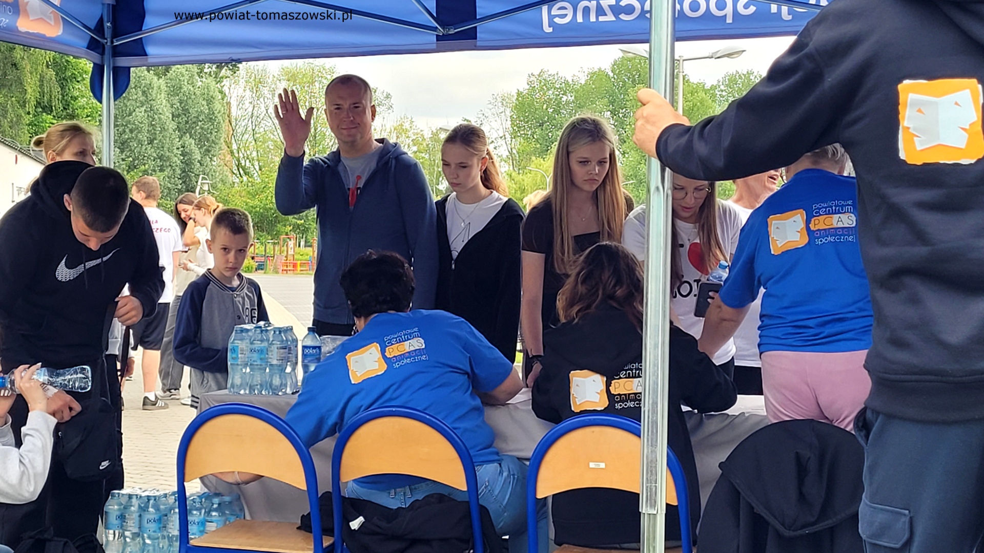 Na zdjęciu: uczestnicy Biegu Antoniańskiego, kt&oacute;ry odbył się w&nbsp;piątek, 13 czerwca 2025 roku, w&nbsp;Powiatowym Centrum Animacji Społecznej. 