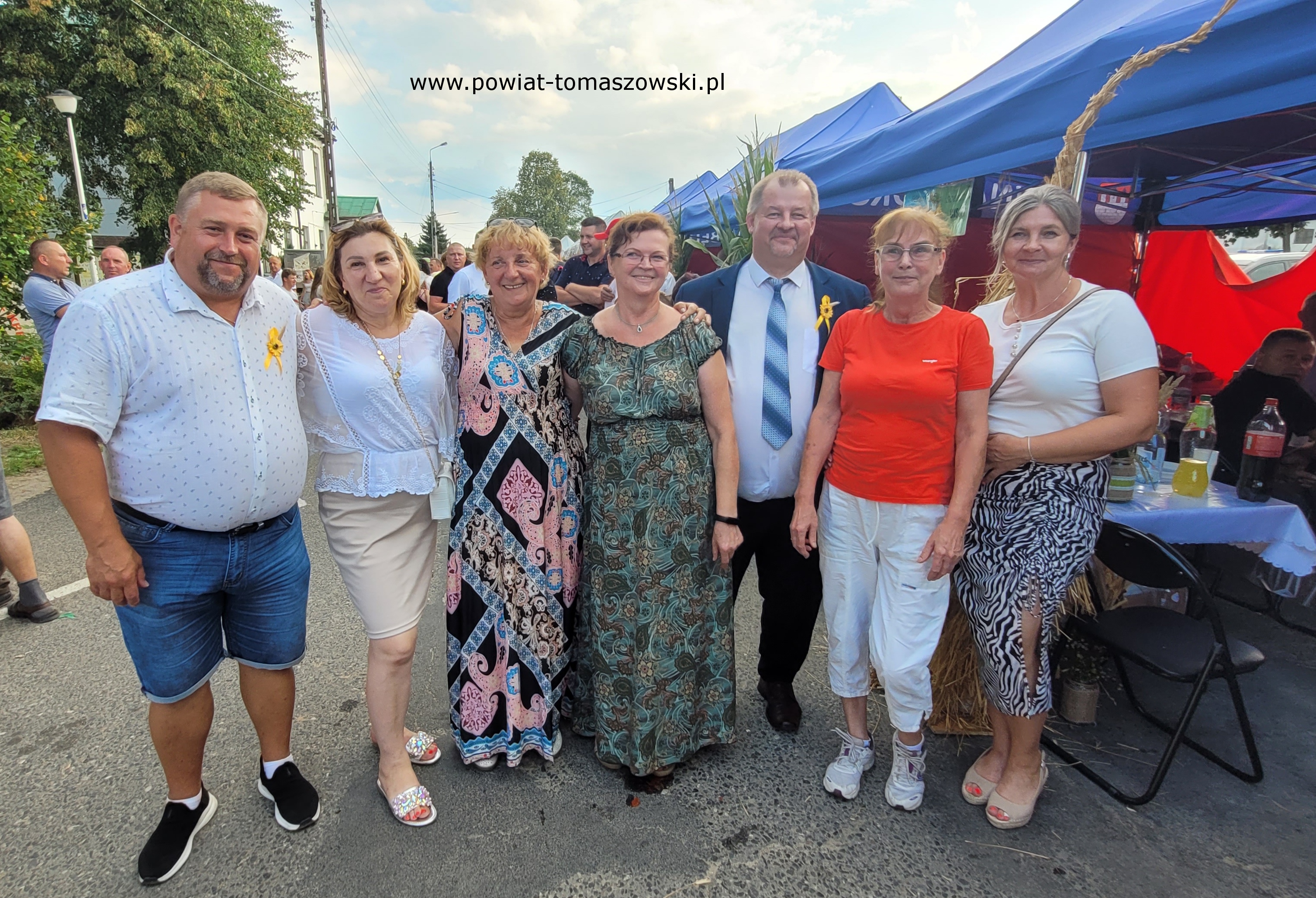 Na zdjęciu: uczestnicy Gminno-Parafialnych Dożynek, kt&oacute;re odbyły się w&nbsp;niedzielę, 18 sierpnia 2024 roku, w&nbsp;Rokicinach