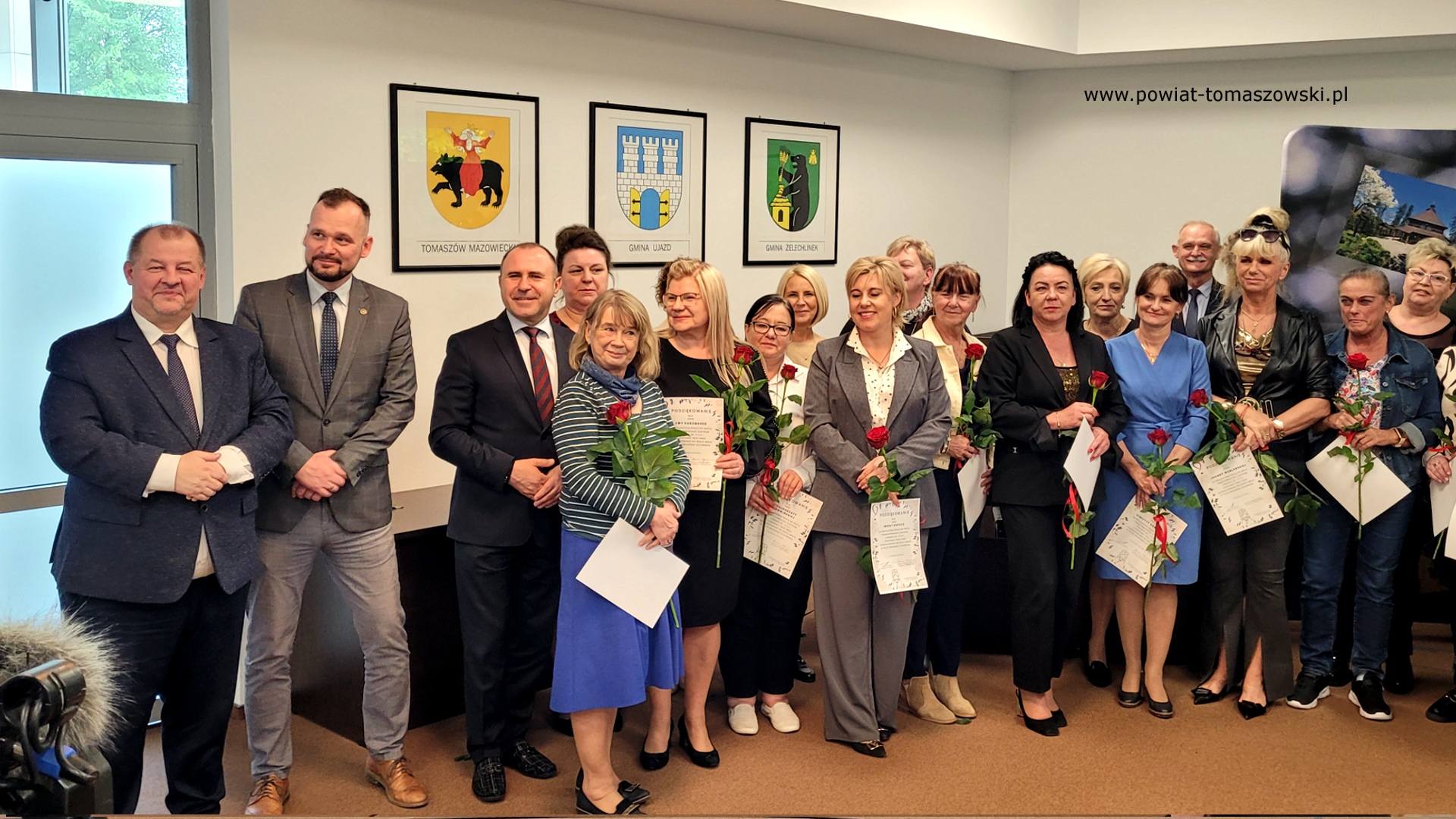 Podziękowania za troskę, profesjonalizm i serce – Dzień Pielęgniarek i Położnych Podziękowania za troskę, profesjonalizm i serce – Dzień Pielęgniarek i Położnych