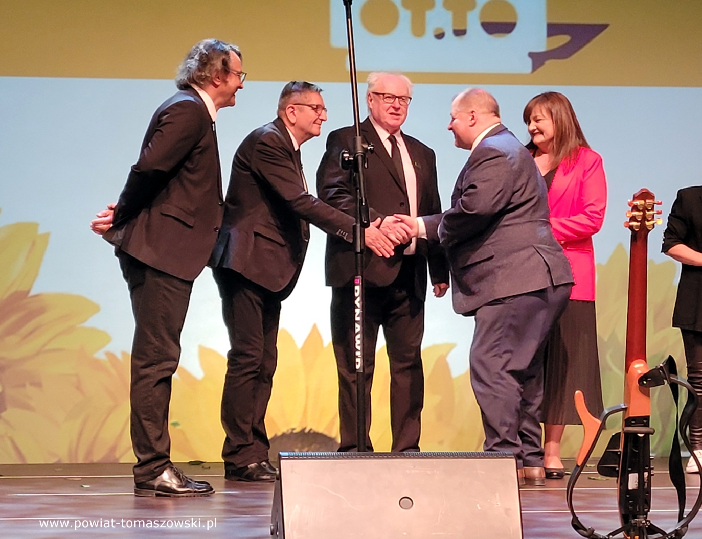 Na zdjęciu: uczestnicy Powiatowej Gali Działacza Kultury, która odbyła się w czwartek, 8 maja 2025 roku, w Powiatowym Centrum Animacji Społecznej w Tomaszowie Mazowieckim.Na zdjęciu: uczestnicy Powiatowej Gali Działacza Kultury, która odbyła się w czwartek, 8 maja 2025 roku, w Powiatowym Centrum Animacji Społecznej w Tomaszowie Mazowieckim.