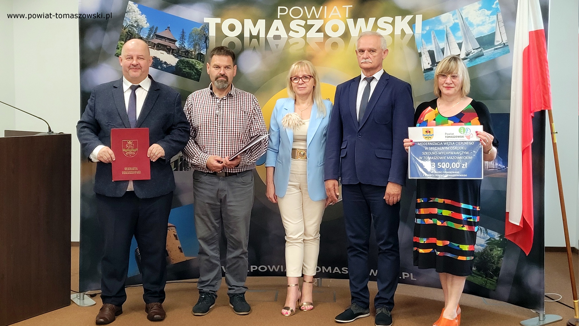 Na zdjęciu: uczestnicy konferencji prasowej dotyczącej Modernizacji węzła cieplnego w Specjalnym Ośrodku Szkolno-Wychowawczym w Tomaszowie Mazowieckim, która odbyła się we wtorek, 8 lipca 2025 roku, w sali konferencyjnej Starostwa Powiatowego w Tomaszowie Mazowieckim. Na zdjęciu: uczestnicy konferencji prasowej dotyczącej Modernizacji węzła cieplnego w Specjalnym Ośrodku Szkolno-Wychowawczym w Tomaszowie Mazowieckim, która odbyła się we wtorek, 8 lipca 2025 roku, w sali konferencyjnej Starostwa Powiatowego w Tomaszowie Mazowieckim.