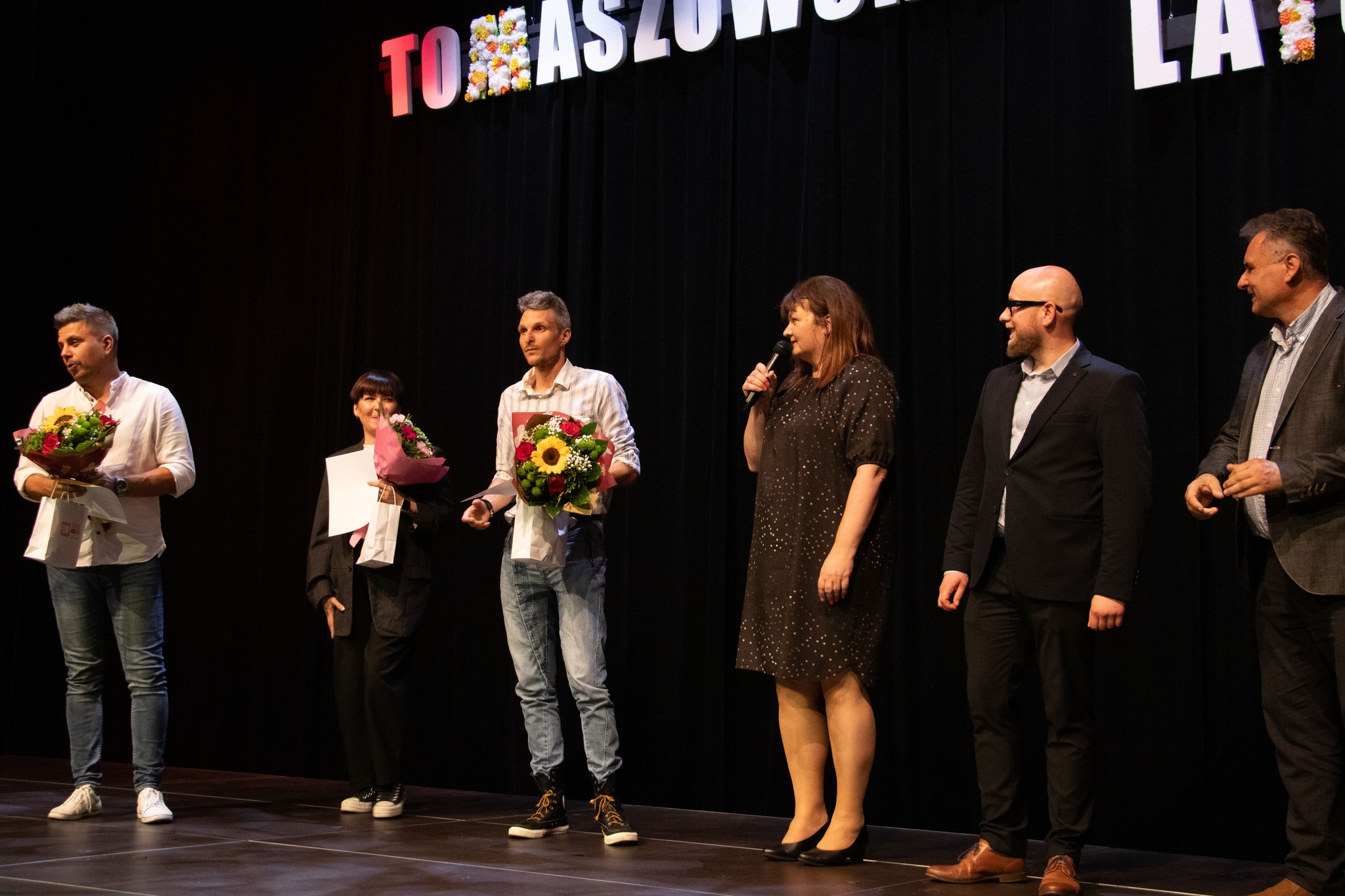 Na zdjęciu: uczestnicy konkursu „Tomaszowskie Lato”, który odbył się we wtorek, 4 czerwca 2024 roku, w Powiatowym Centrum Animacji Społecznej  w Tomaszowie Mazowieckim,