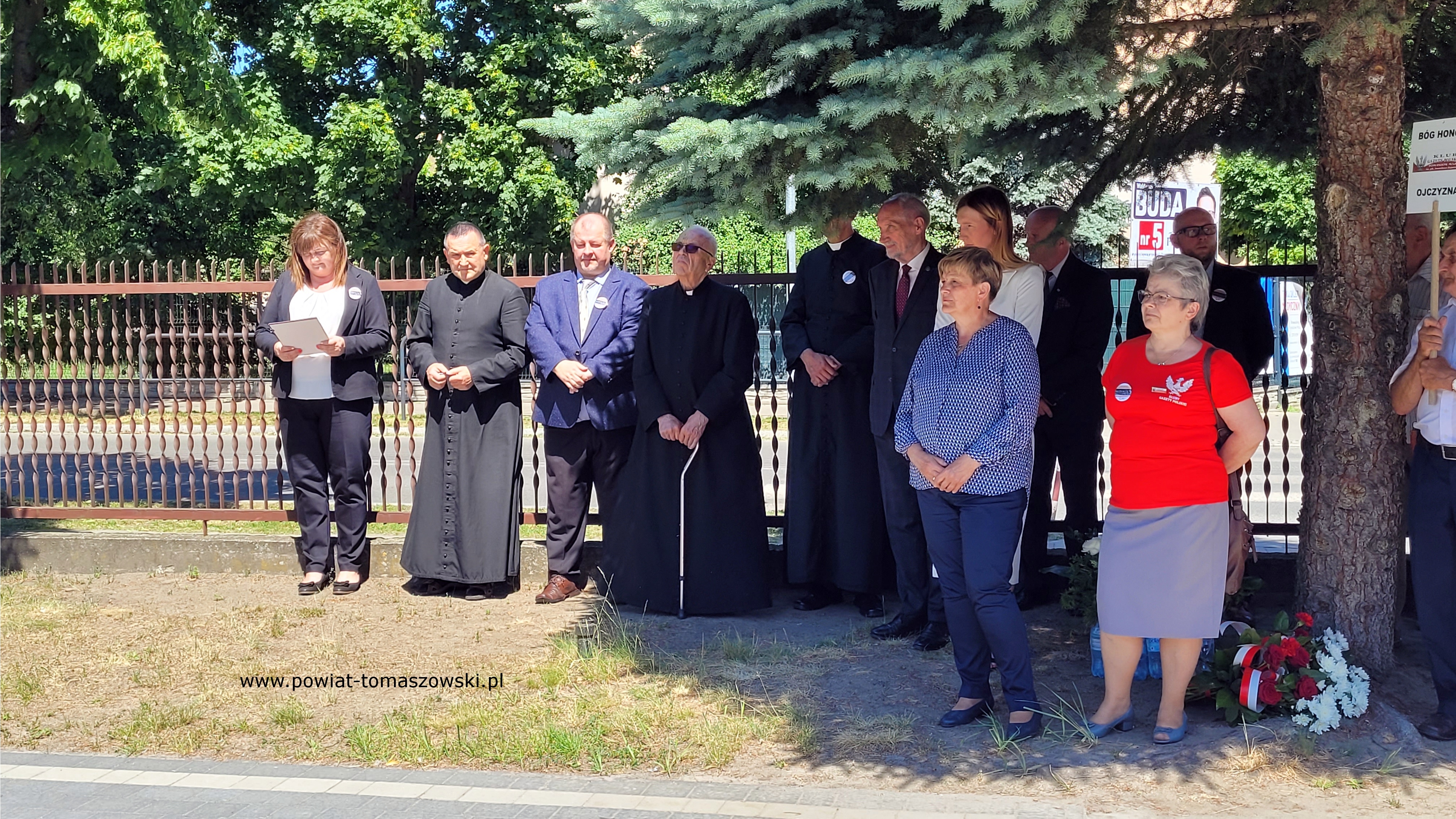 Na zdjęciu: uczestnicy III Tomaszowskiego Marszu Żołnierzy Wyklętych, który odbył się w Tomaszowie Mazowieckim w poniedziałek, 27 maja 2024 roku, 