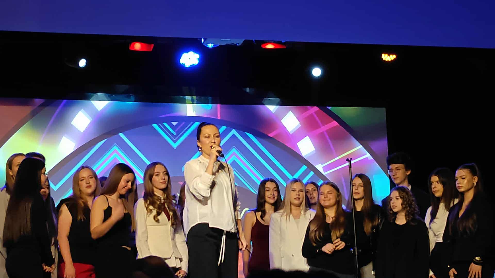 Na zdjęciu: uczestnicy trzeciej edycji Festiwalu Artystycznego &bdquo;Spełniaj marzenia&rdquo; im. Waldemara Goszcza, kt&oacute;ry odbył się w&nbsp;Wolborskim Centrum Kultury. 