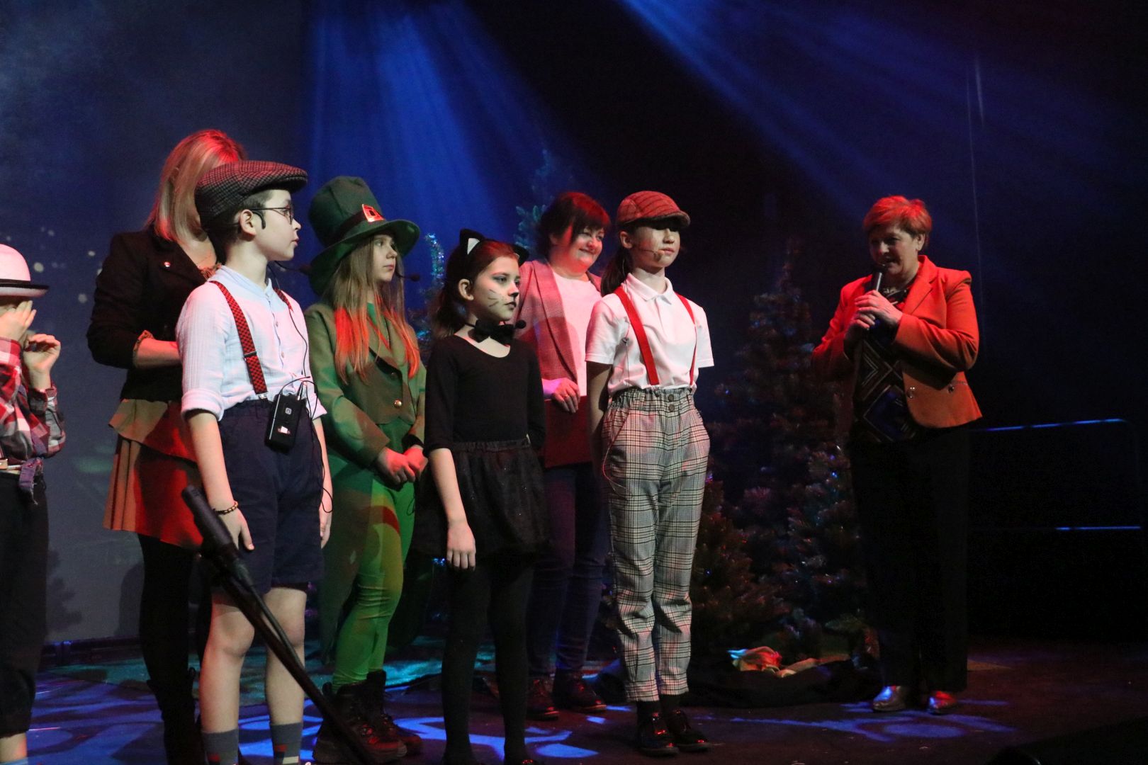 Na zdjęciu: uczestnicy spektaklu „Pinokio”, który wystawiony został w Powiatowym Centrum Animacji Społecznej w Tomaszowie Mazowieckim