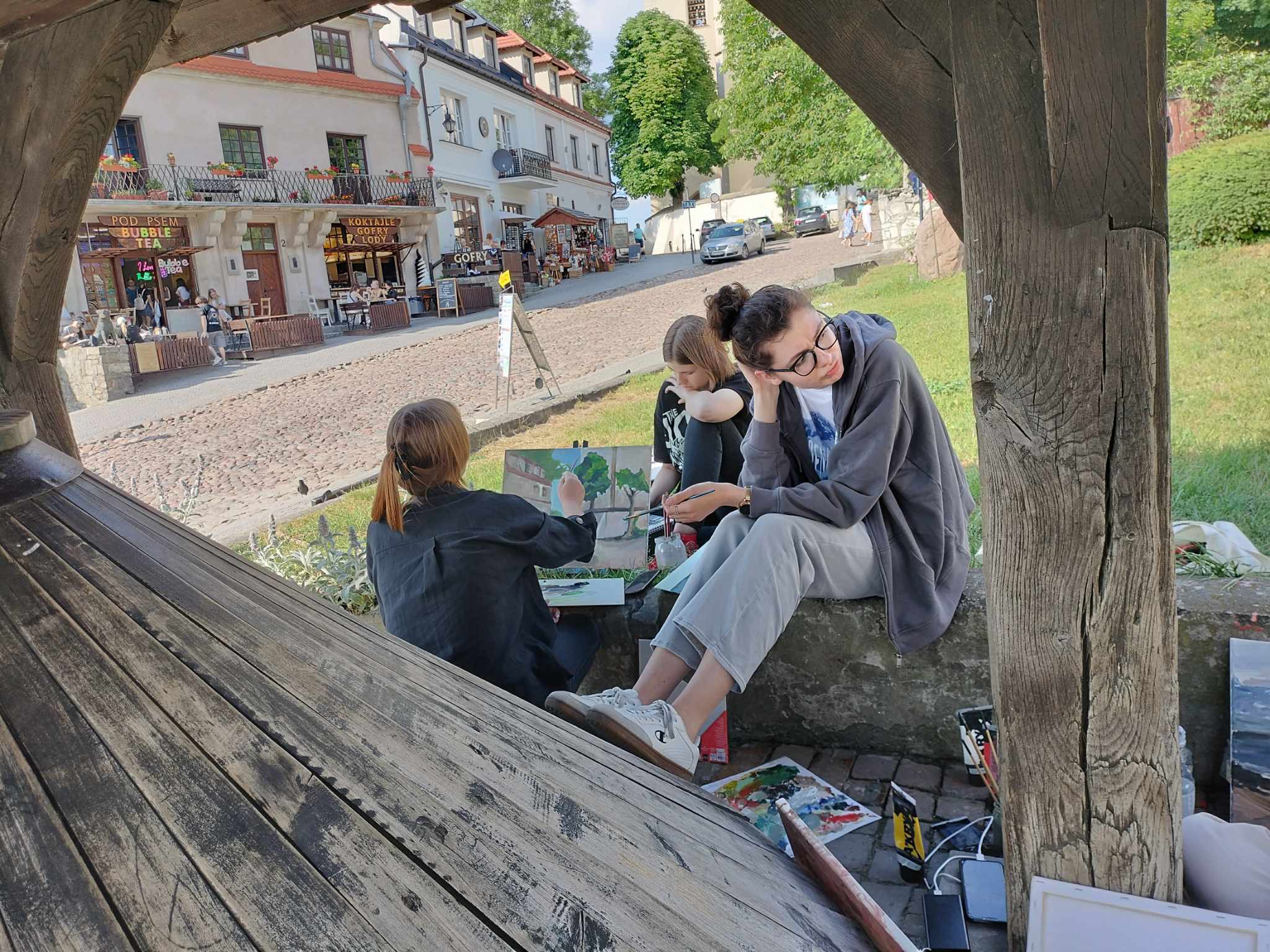 Na zdjęciu: uczestnicy pleneru malarskiego, który odbył się w dniach 3 – 8 czerwca 2024 roku, w Kazimierzu Dolnym, 