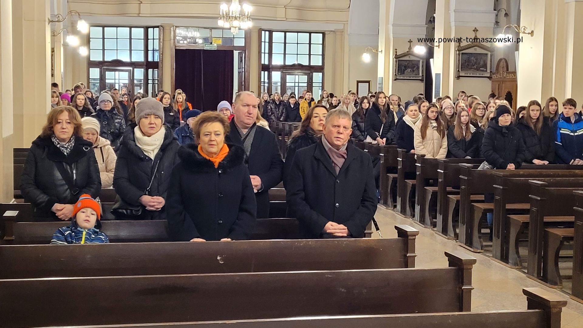 Na zdjęciu: uczestnicy uroczystości w&nbsp;105. rocznicę wybuchu powstania wielkopolskiego, kt&oacute;re odbyły się w&nbsp;środę, 27 grudnia 2023 roku, w&nbsp;Tomaszowie Mazowieckim,