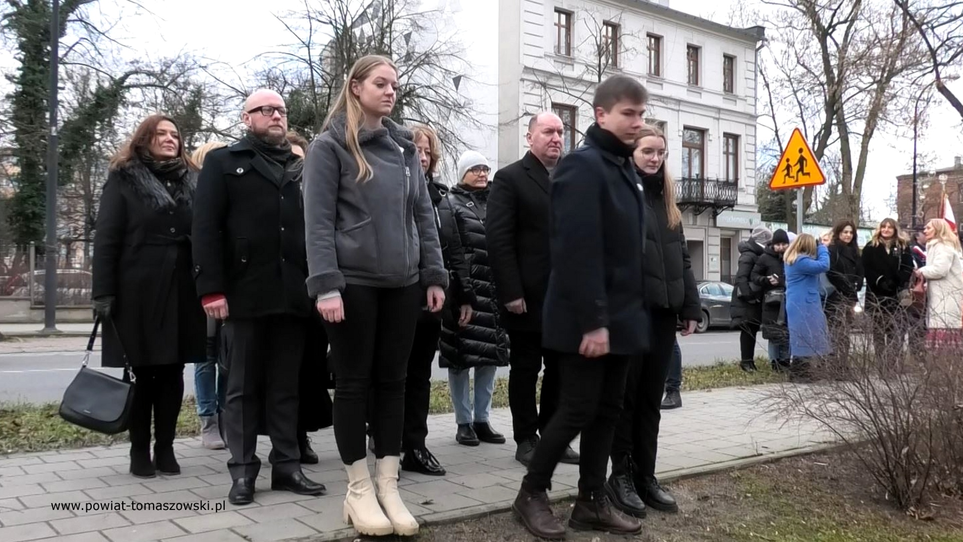 Na zdjęciu: uczestnicy uroczystości w&nbsp;105. rocznicę wybuchu powstania wielkopolskiego, kt&oacute;re odbyły się w&nbsp;środę, 27 grudnia 2023 roku, w&nbsp;Tomaszowie Mazowieckim,