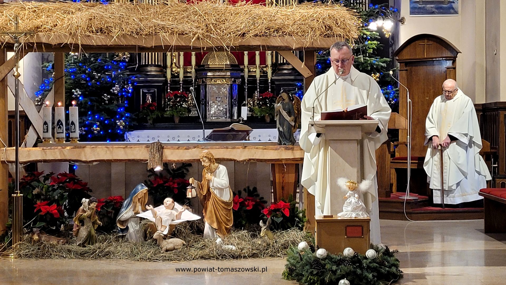 Na zdjęciu: uczestnicy uroczystości w&nbsp;105. rocznicę wybuchu powstania wielkopolskiego, kt&oacute;re odbyły się w&nbsp;środę, 27 grudnia 2023 roku, w&nbsp;Tomaszowie Mazowieckim,