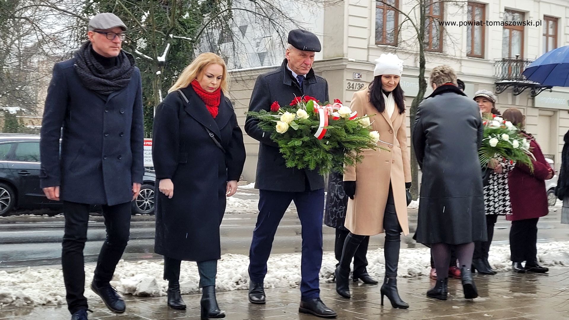 Na zdjęciu: uczestnicy obchodów 160. rocznicy wybuchu powstania styczniowego, które odbyły się w Tomaszowie Mazowieckim, w niedzielę, 22 stycznia 2023 roku, 