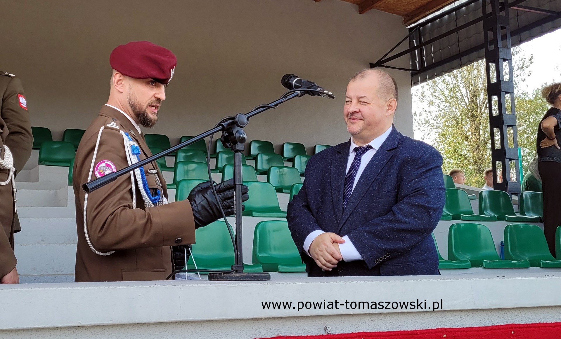 Na zdjęciu: uczestnicy przysięgi wojskowej Dobrowolnej Zasadniczej Służby Wojskowej, kt&oacute;rą żołnierze złożyli w&nbsp;sobotę, 13 września 2025 roku, na&nbsp;stadionie 25 Brygady Kawalerii Powietrznej w&nbsp;Tomaszowie Mazowieckim.