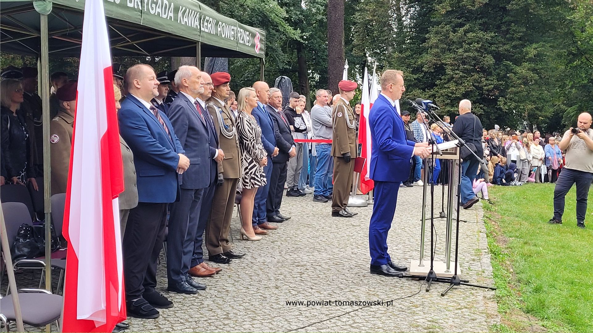 Na zdjęciu: uczestnicy uroczystej przysięgi żołnierzy 7 Batalionu Kawalerii Powietrznej, kt&oacute;ra odbyła się w&nbsp;sobotę, 23 września 2023 roku, w&nbsp;parku w&nbsp;Ujeździe