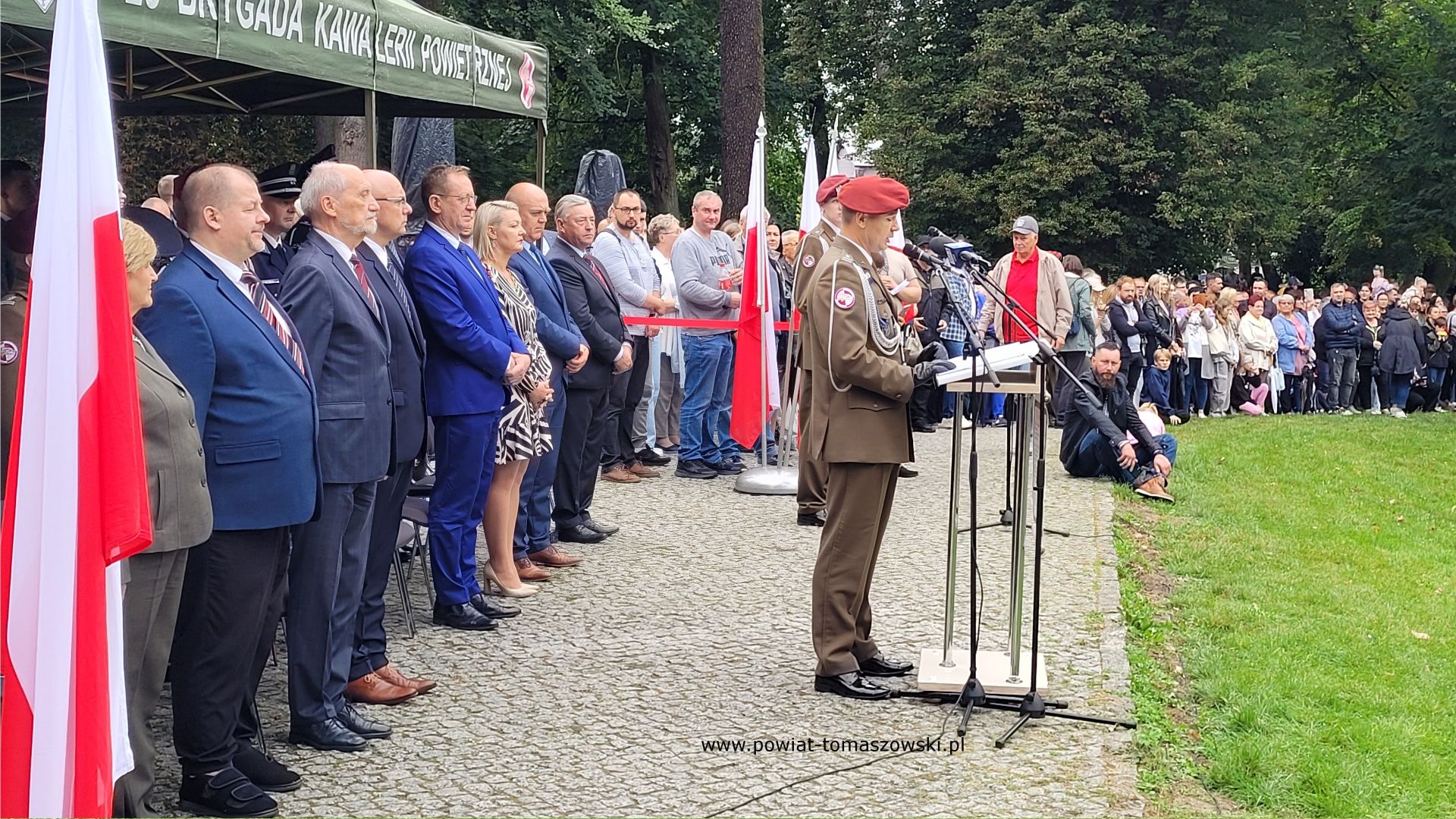 Na zdjęciu: uczestnicy uroczystej przysięgi żołnierzy 7 Batalionu Kawalerii Powietrznej, kt&oacute;ra odbyła się w&nbsp;sobotę, 23 września 2023 roku, w&nbsp;parku w&nbsp;Ujeździe