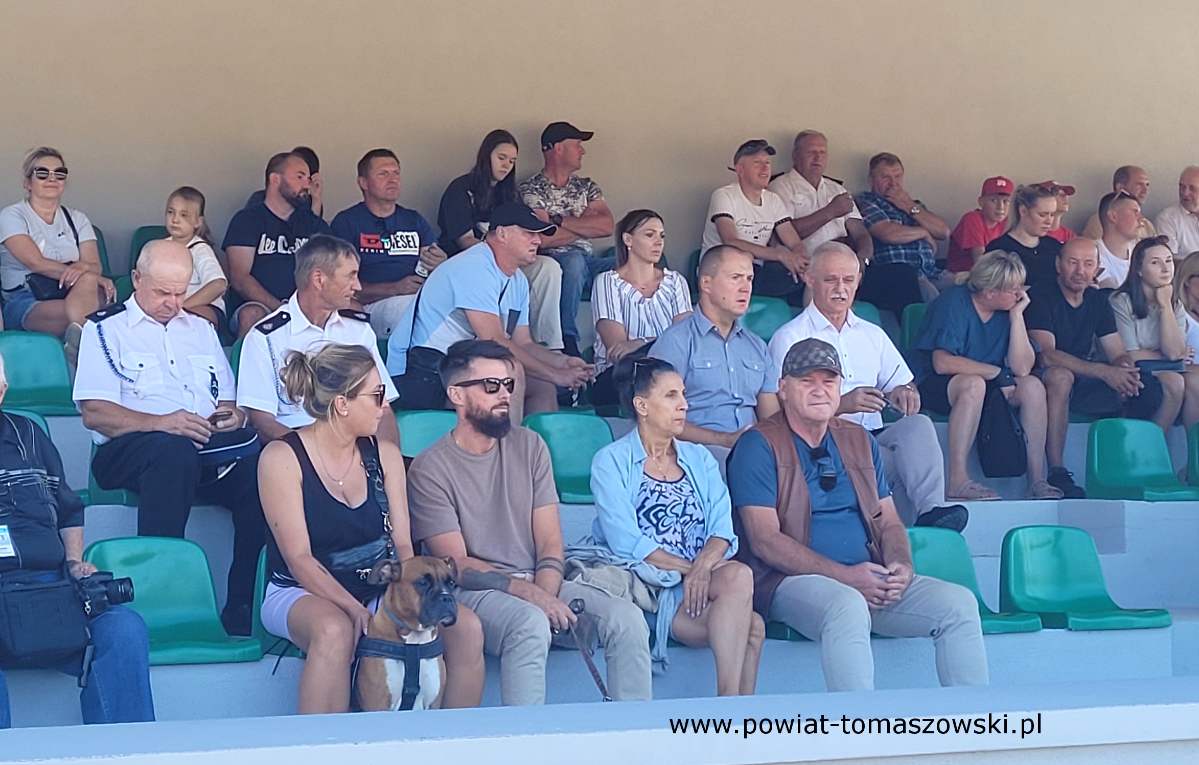 Na zdjęciu: uczestnicy Powiatowych Zawod&oacute;w Sportowo-Pożarniczych Ochotniczych Straży Pożarnych z&nbsp;terenu powiatu tomaszowskiego, kt&oacute;re odbyły się na&nbsp;boisku 25 Brygady Kawalerii Powietrznej w&nbsp;Tomaszowie Mazowieckim w&nbsp;sobotę, 7 września 2024 roku, 