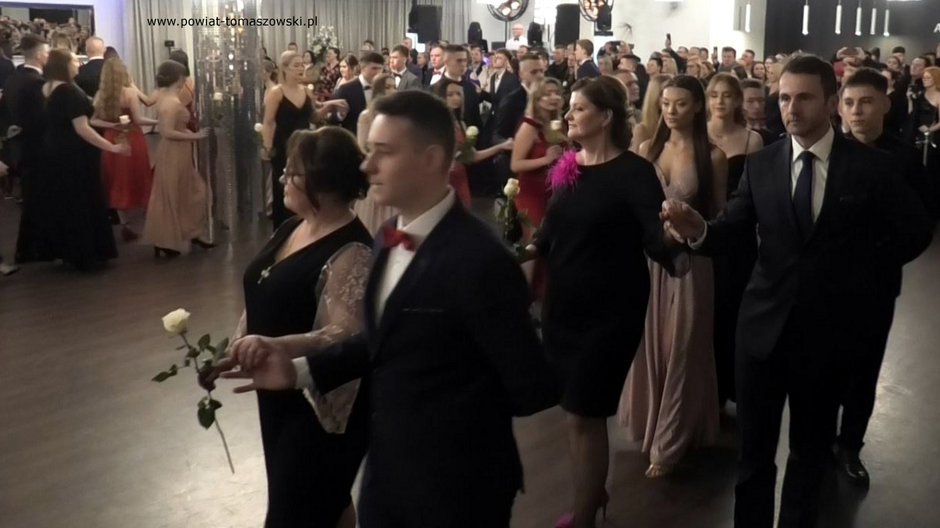 Na zdjęciu: uczestnicy Studni&oacute;wki 2024 uczni&oacute;w Zespołu Szk&oacute;ł Ponadpodstawowych nr 8 w&nbsp;Tomaszowie Mazowieckim, kt&oacute;ra odbyła się w&nbsp;sobotę, 13 stycznia 2024 roku, w&nbsp;w Arboretum w&nbsp;Studziankach, 