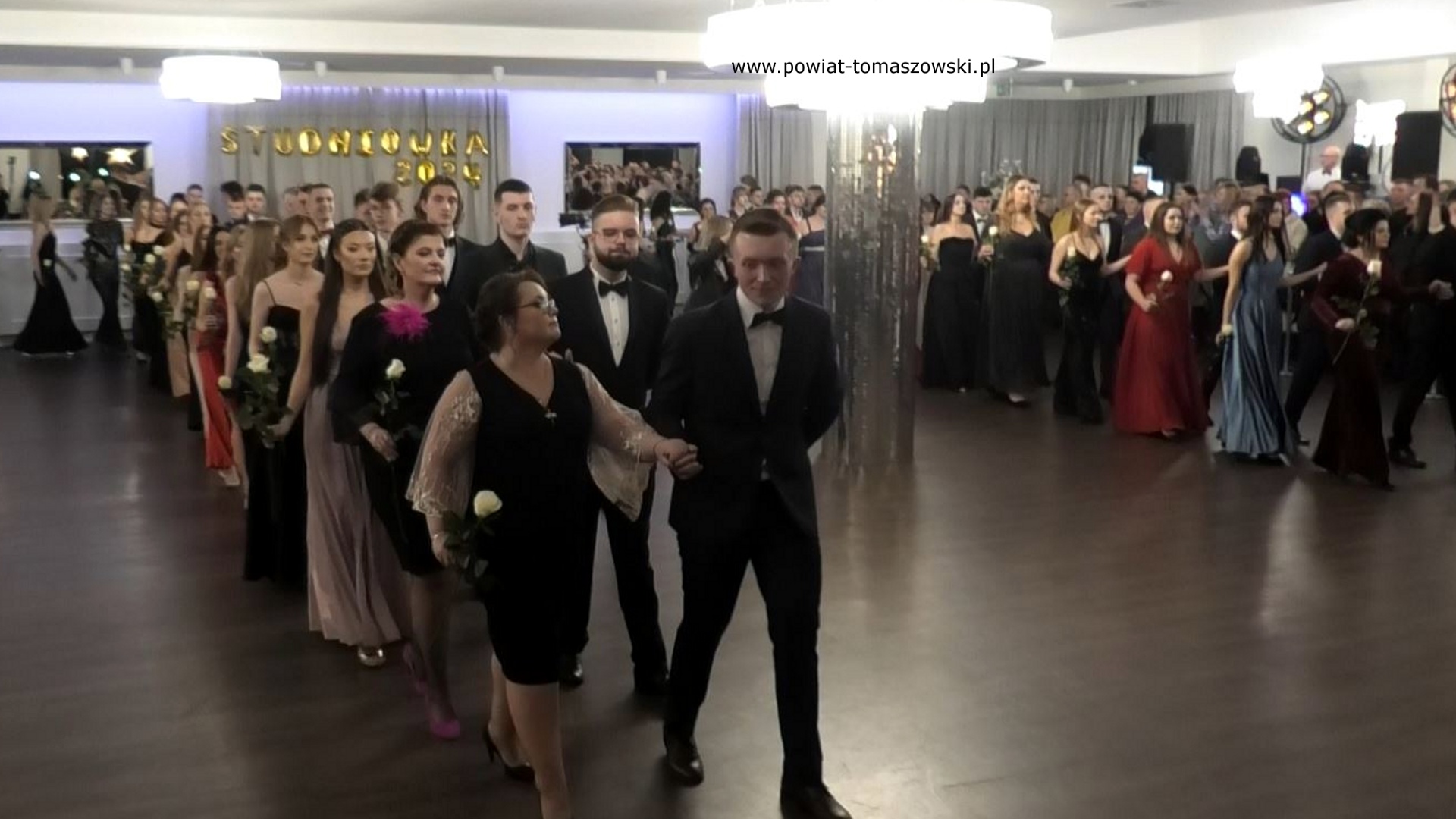 Na zdjęciu: uczestnicy Studni&oacute;wki 2024 uczni&oacute;w Zespołu Szk&oacute;ł Ponadpodstawowych nr 8 w&nbsp;Tomaszowie Mazowieckim, kt&oacute;ra odbyła się w&nbsp;sobotę, 13 stycznia 2024 roku, w&nbsp;w Arboretum w&nbsp;Studziankach, 