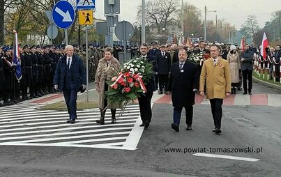 Zdjęcie do Uroczystość przy pomniku &bdquo;Poległym Legionistom Piłsudskiego&rdquo; w 105. rocznicę odzyskania przez Polskę niepodległości