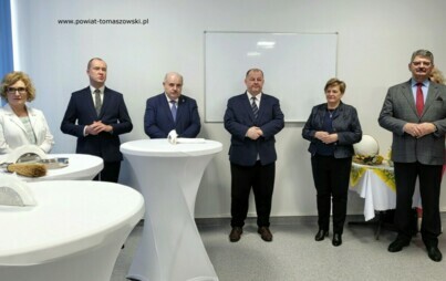 Na zdjęciu: uczestnicy wielkanocnego spotkania, które odbyła się w czwartek, 21 marca 2024 roku, w Tomaszowskim Centrum Zdrowia