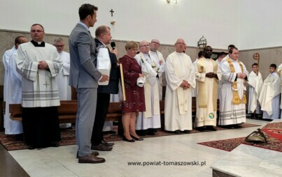 Na zdjęciu: uczestnicy mszy świętej odprawionej z okazji jubileuszu 40-lecia istnienia parafii Świętej Jadwigi Królowej w Tomaszowie Mazowieckim., która odprawiona została w niedzielę, 9 czerwca 2024 roku, w kościele Świętej Królowej Jadwigi przy ulicy Wa