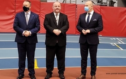 Zdjęcie do II Olimpiada Dzieci i Młodzieży Powiatu Tomaszowskiego w Lekkiej Atletyce