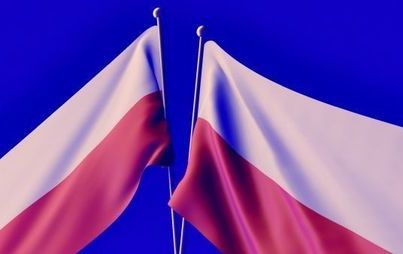 Zdjęcie do Święto Chrztu Polski. PCAS wywiesił flagi państwowe